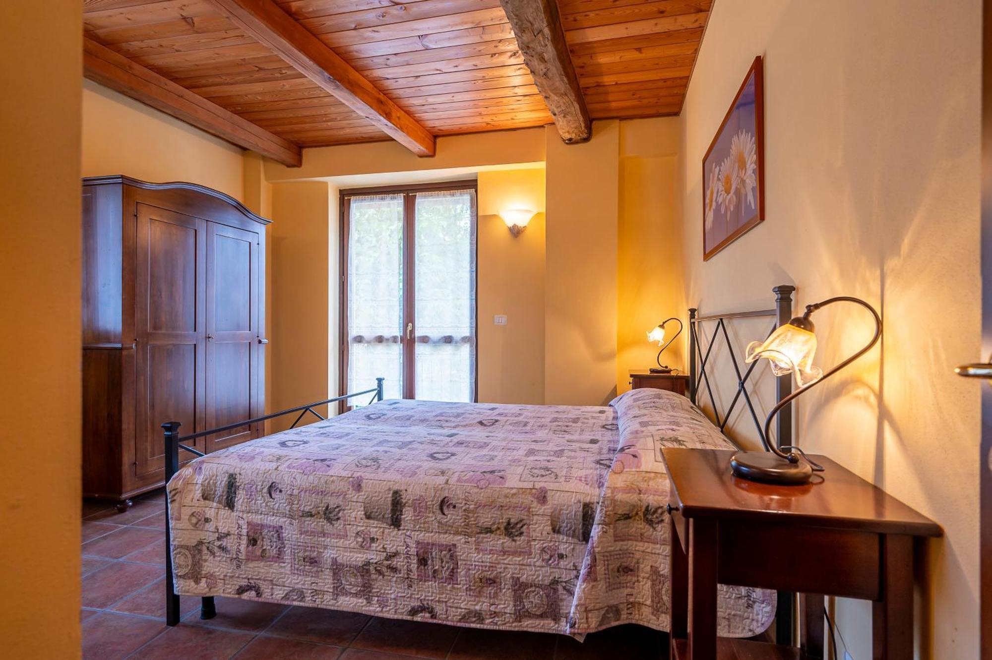 Agriturismo Cantine Bevione - Family Apartments Farigliano Exterior photo