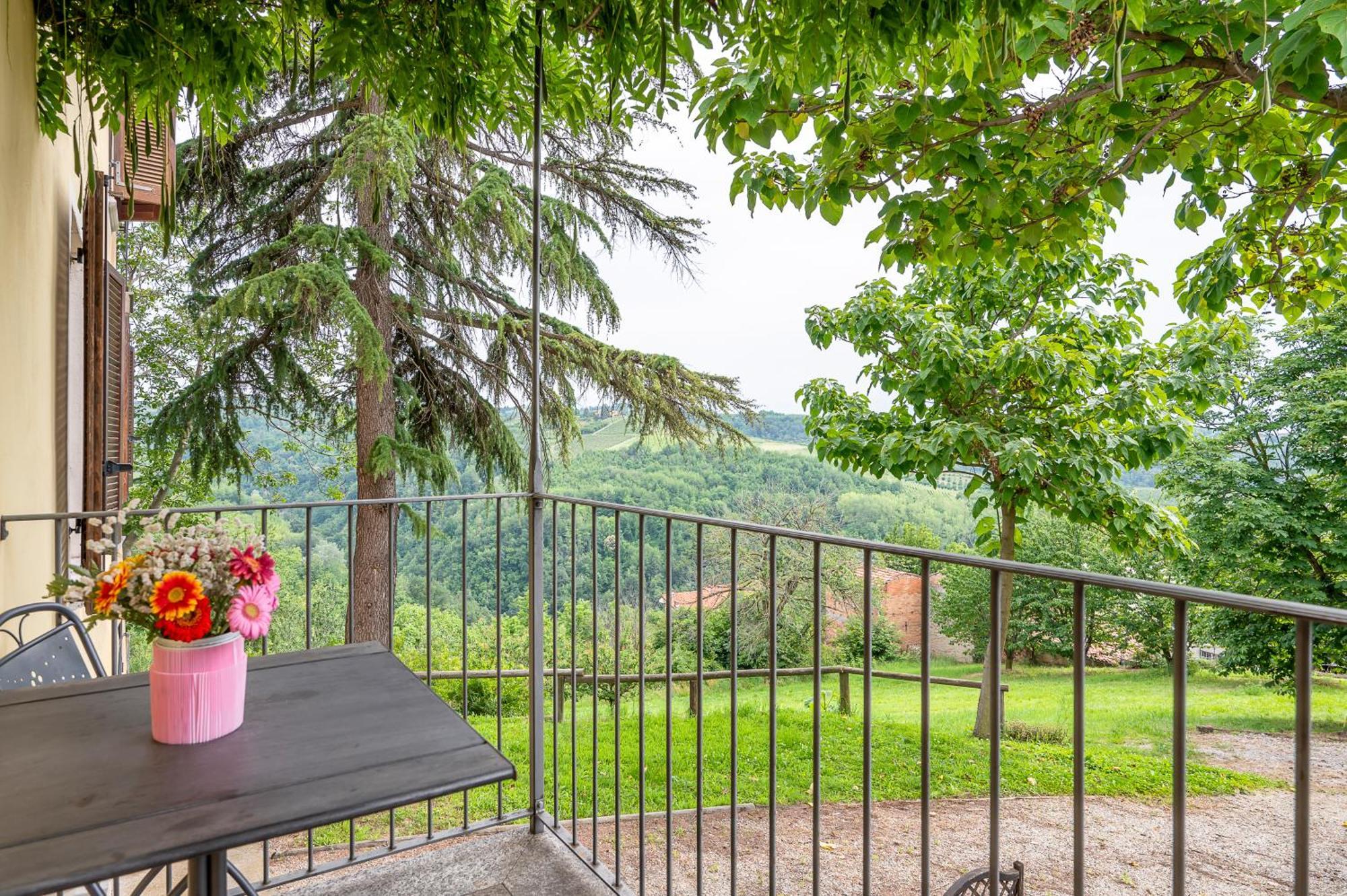 Agriturismo Cantine Bevione - Family Apartments Farigliano Exterior photo